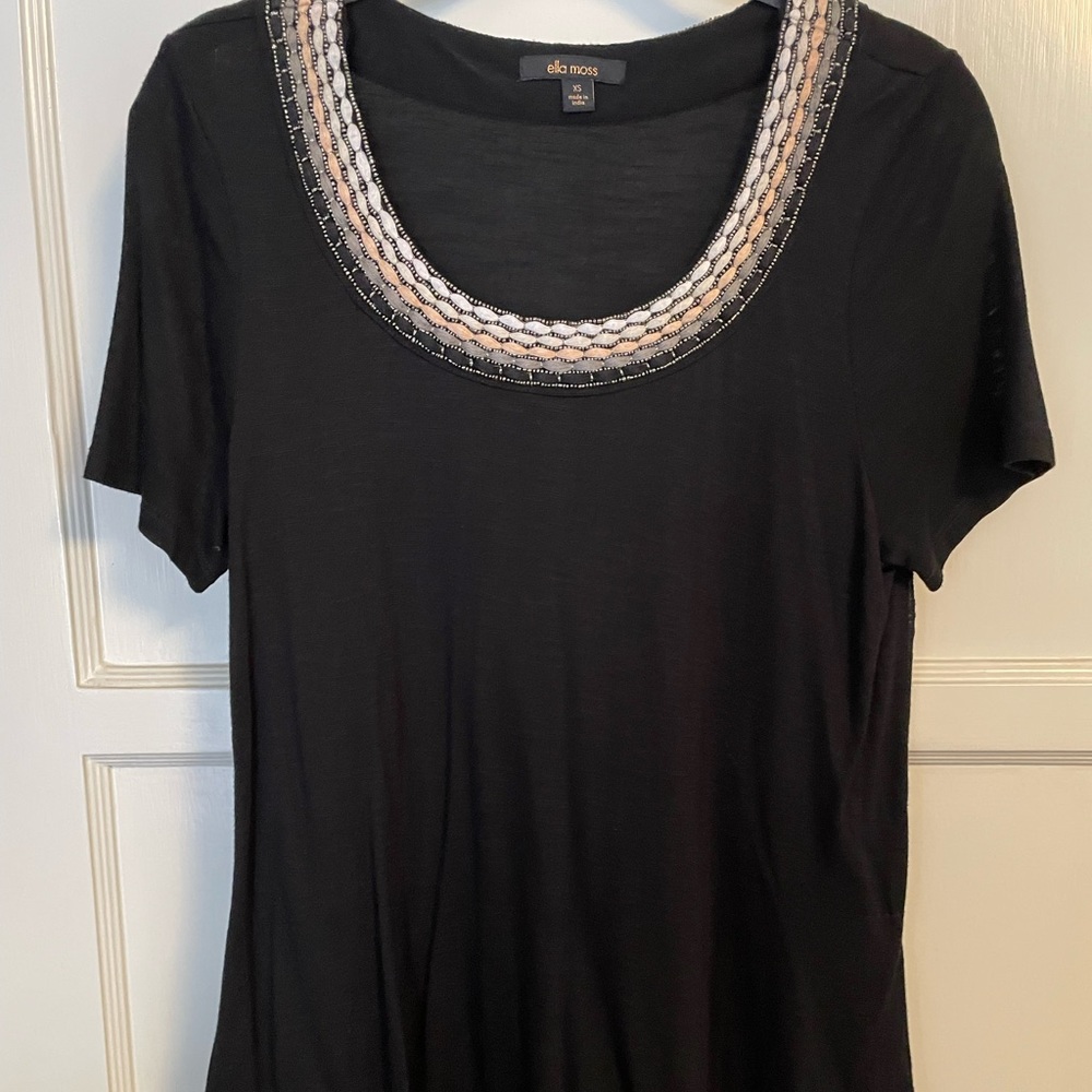 Black shirt sleeve top Ella moss